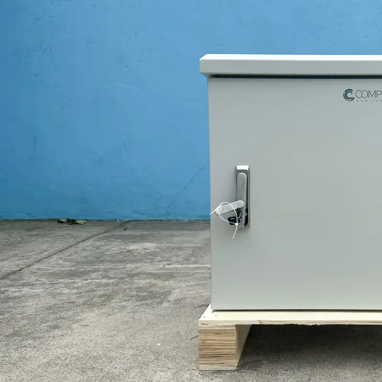 Comparison of Containerized Photovoltaic Energy Storage and Diesel Power Generation